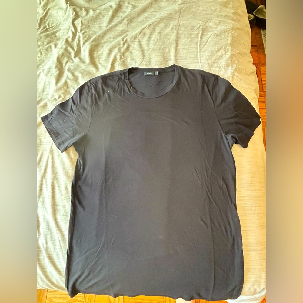 Vince black t-shirt